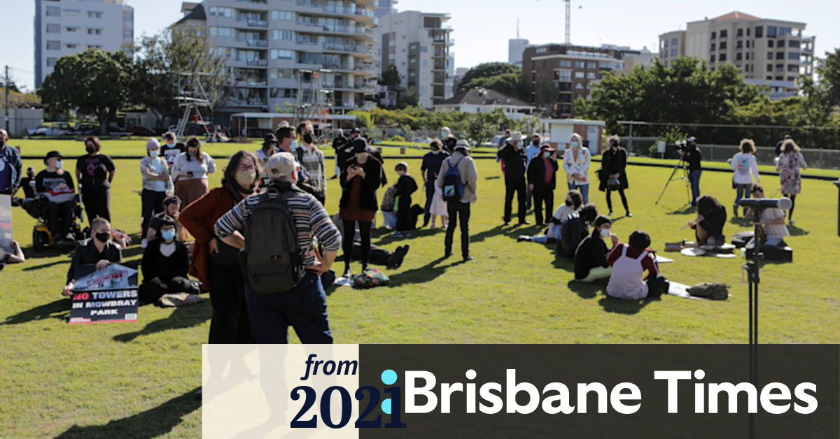 Push to save Brisbane bowls club turned youth arts hub gathers steam